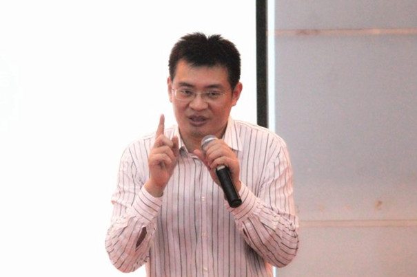 王    洋